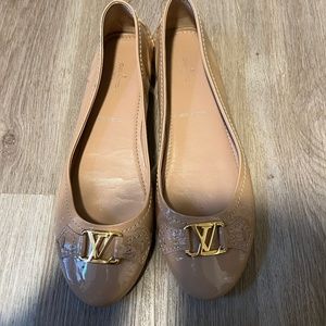 Louis Vuitton ballerina flats